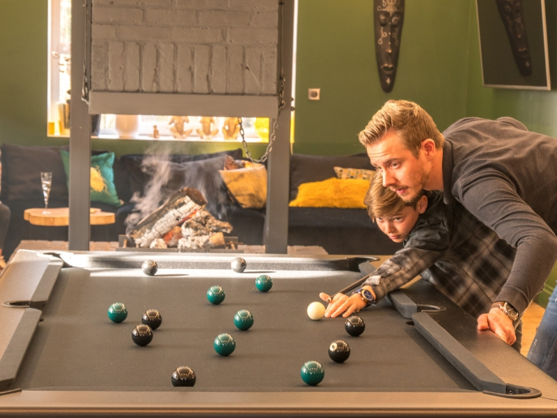 billes vertes et noires pour billard anglais et américains - Décoration sur mesure - Billards Toulet