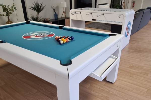 The T22 foosball in the colors of the Strasbourg Alsace football club.