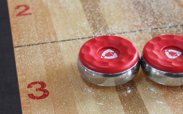 La table de shuffleboard Made in France signée Toulet.