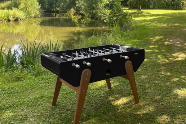 Tips for maintain your outdoor foosball table.