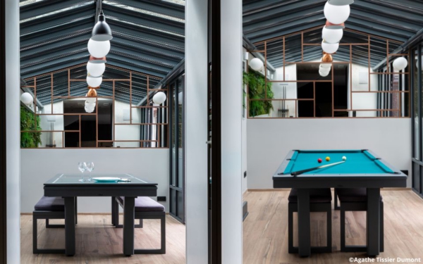 The Broadway billiard table in the heart of a vacation home in Deauville.