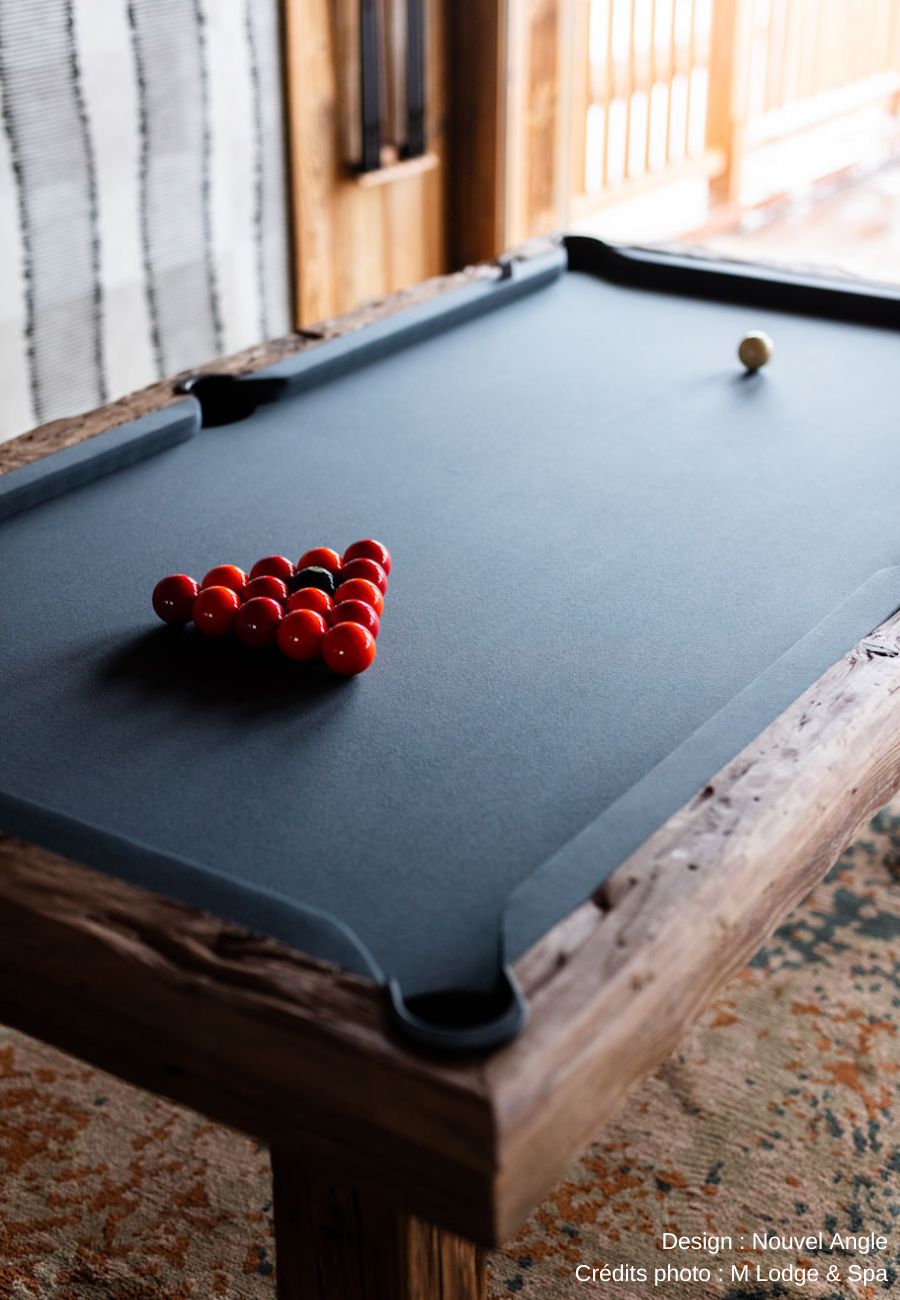 table de billard anglais blackball design Megeve bois massif - Billards Toulet