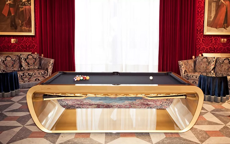 Blacklight or Billard Toulet article Les Echos