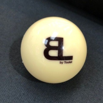 Bille de billard blanche logo Blacklight