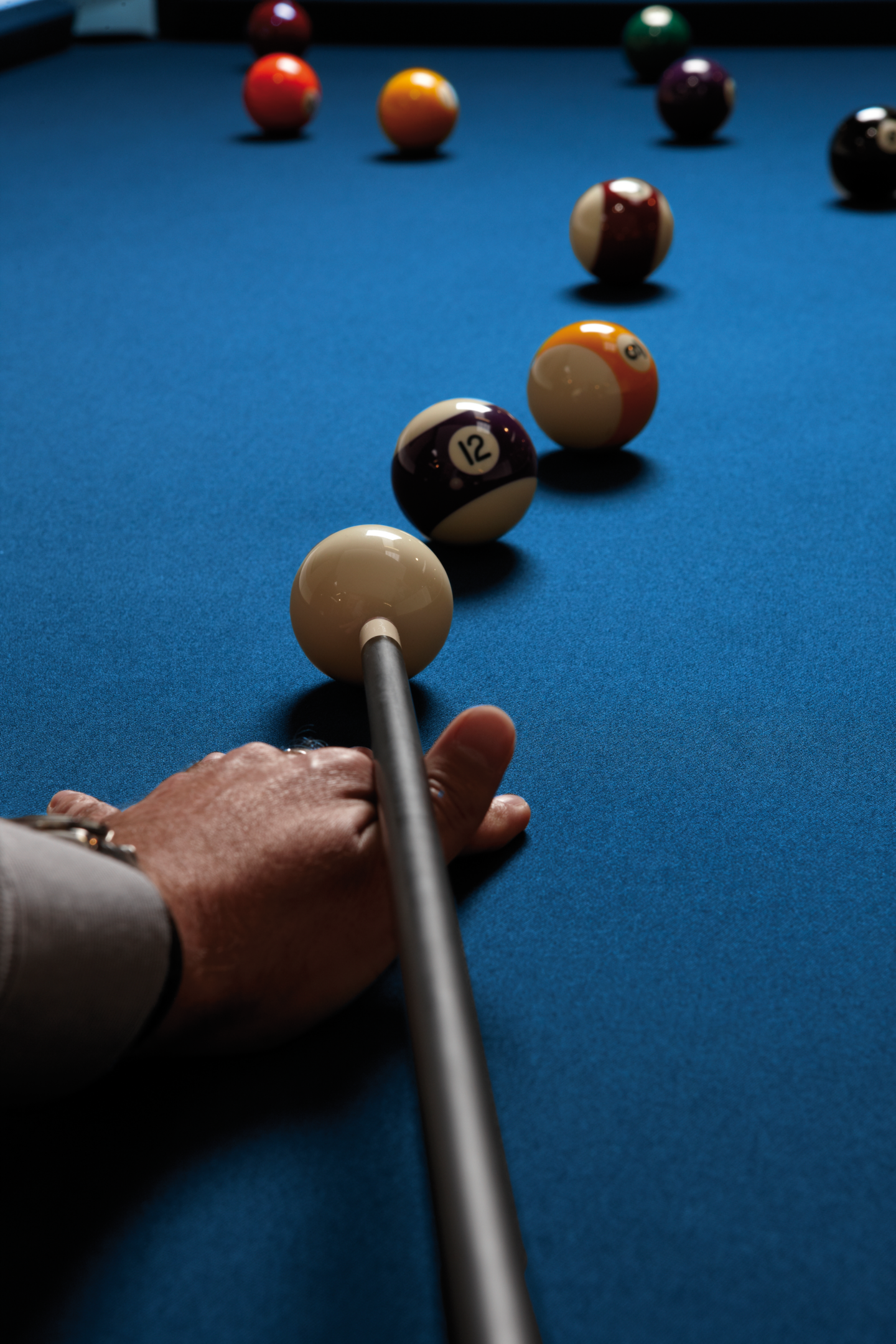 tapis de billard bleu joueur billard américain Maison Toulet
