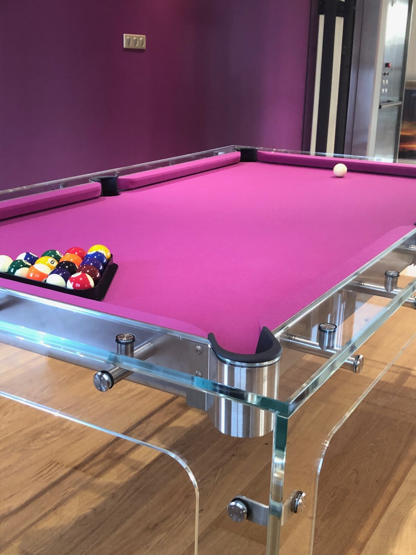 billard verre tapis rose luxe Carat Light Toulet