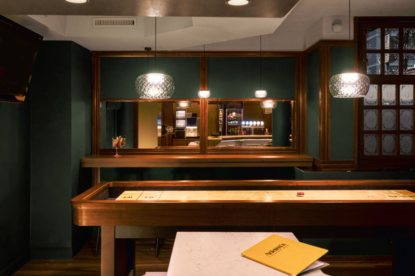 shuffleboard pour professionnel salle de jeux bar Club Toulet